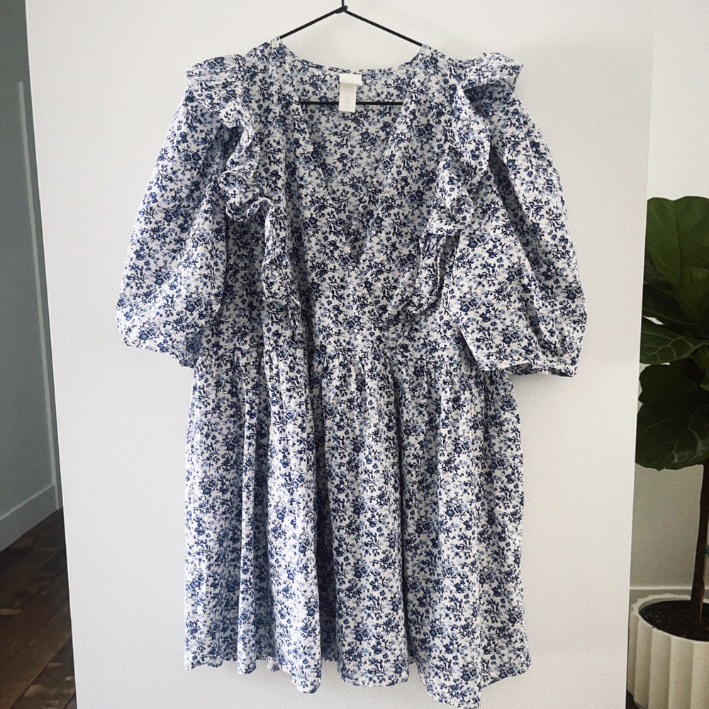 H&M blue floral dress. sz large